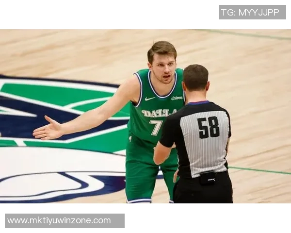 新秀费尔斯背靠背遭遇三次技术犯规罚款六千美元引发热议 新秀费尔斯背靠背遭遇三次技术犯规罚款六千美元引发热议