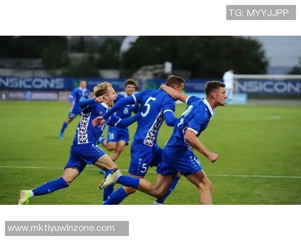 欧洲世预赛精彩瞬间回顾小麦倒钩与麦克连恩中圈吊射争夺最佳进球